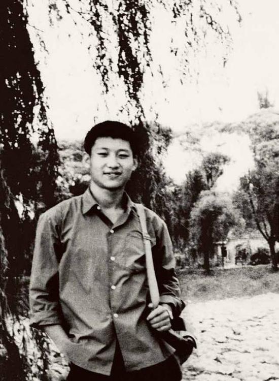 1972年，插隊(duì)回京探親時(shí)的習(xí)近平。來源：新華社
